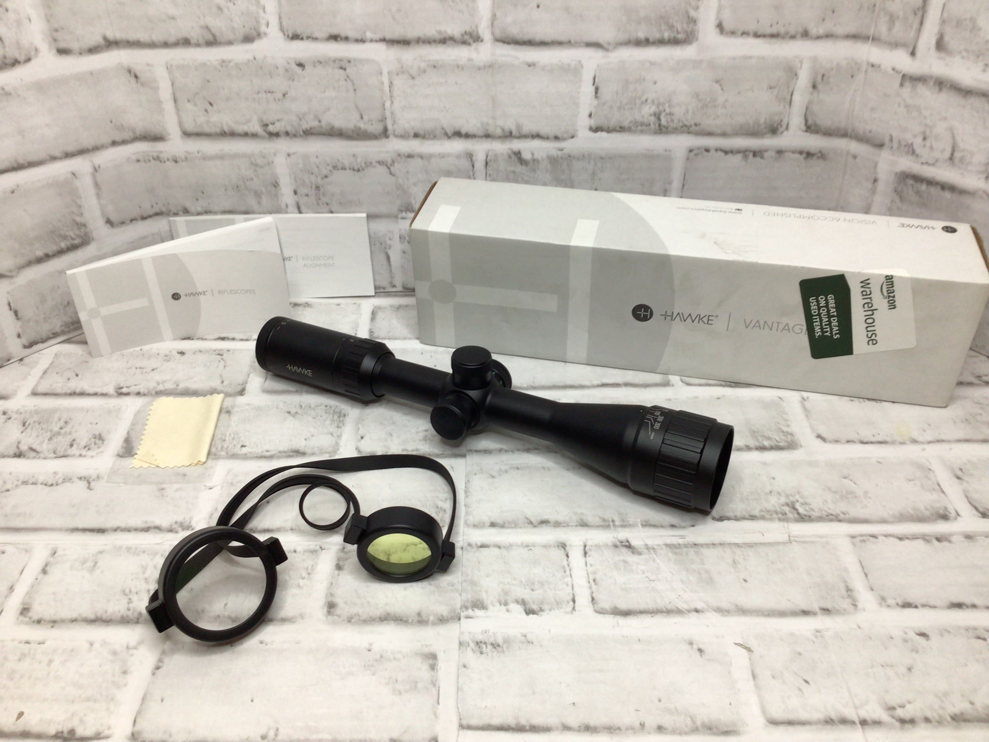 Hawke 14225 Vantage IR 3-9x40 AO Riflescope **Slightly Used** (8151175495918)